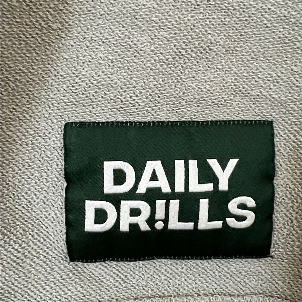 Daily Drills Set of Mint Green “Dew”  Cropped Reversible Sweatshirt & Joggers - Picture 8 of 11